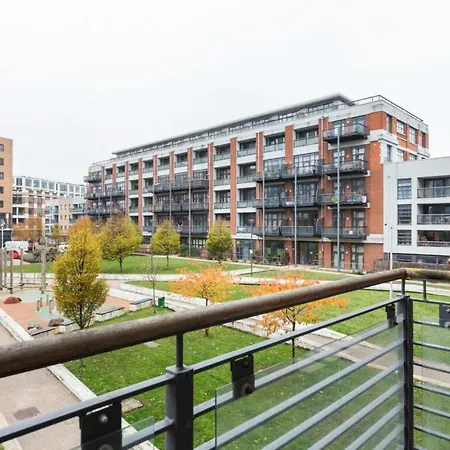 Beautiful 1 Bedroom Apartment In Shepherd'S Bush London Exterior photo